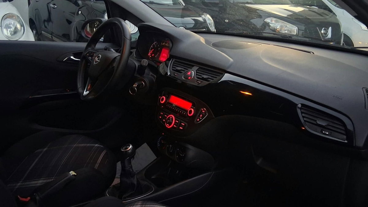 Opel Corsa 1.4 90CV GPL Tech 5 porte Cosmo (5)