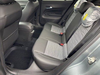 Jeep Avenger 1.2 turbo e-hybrid mhev Overland 4xe 145cv edct6 (11)