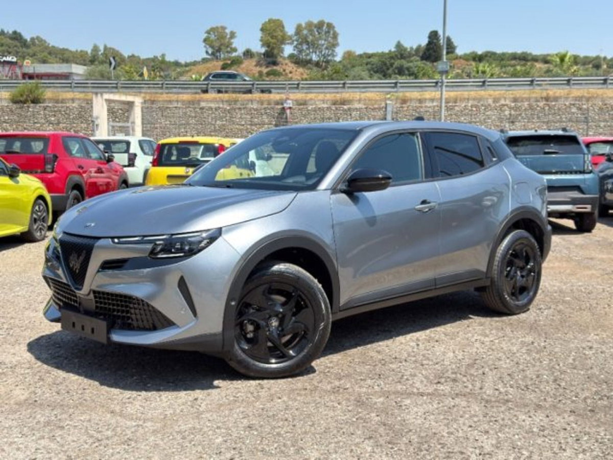 Alfa Romeo Junior 1.2 ibrida Q4 Sprint 145cv edct6 (3)