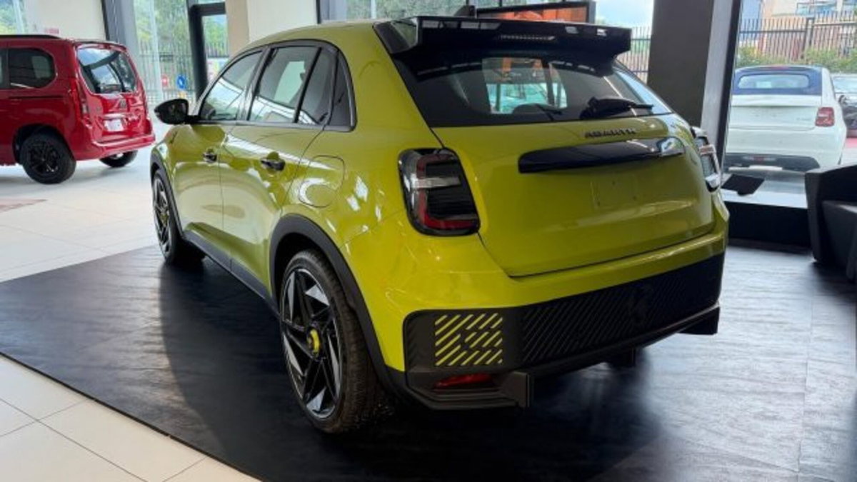 Abarth 600e 54kWh Turismo 240cv (4)