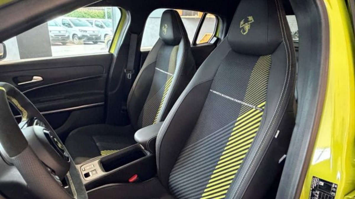 Abarth 600e 54kWh Turismo 240cv (5)