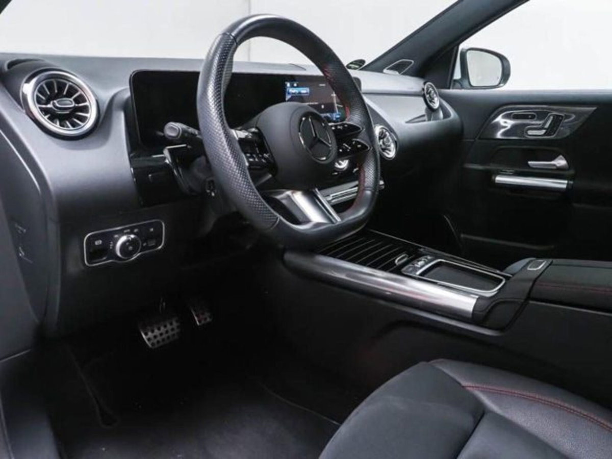 Mercedes-Benz GLA SUV 180 AMG Line Premium auto (5)
