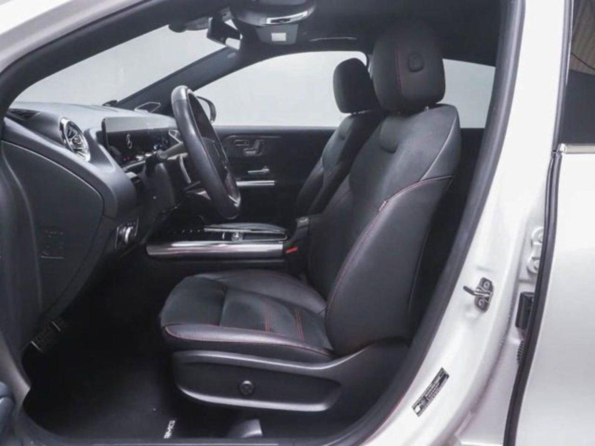 Mercedes-Benz GLA SUV 180 AMG Line Premium auto (6)