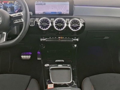 Mercedes-Benz Classe A Sedan 180 AMG Line Premium Plus auto (4)