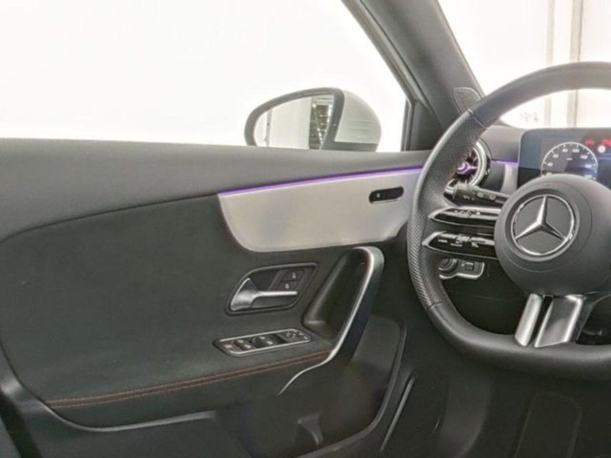 Mercedes-Benz Classe A Sedan 180 AMG Line Premium Plus auto (8)