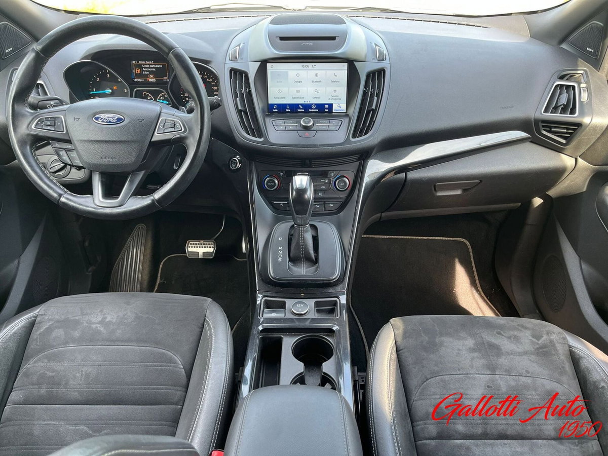 Ford Kuga 2.0 TDCI 150 CV S&S 4WD Powershift ST-Line (10)