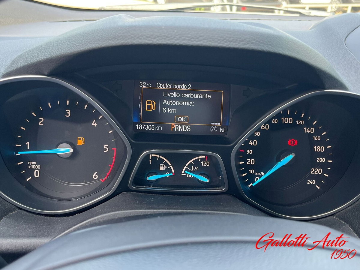 Ford Kuga 2.0 TDCI 150 CV S&S 4WD Powershift ST-Line (12)