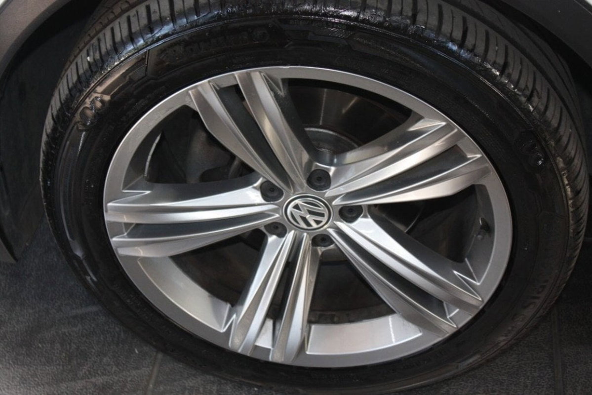 Volkswagen Tiguan 1.6 TDI SCR Sport BlueMotion Technology (6)