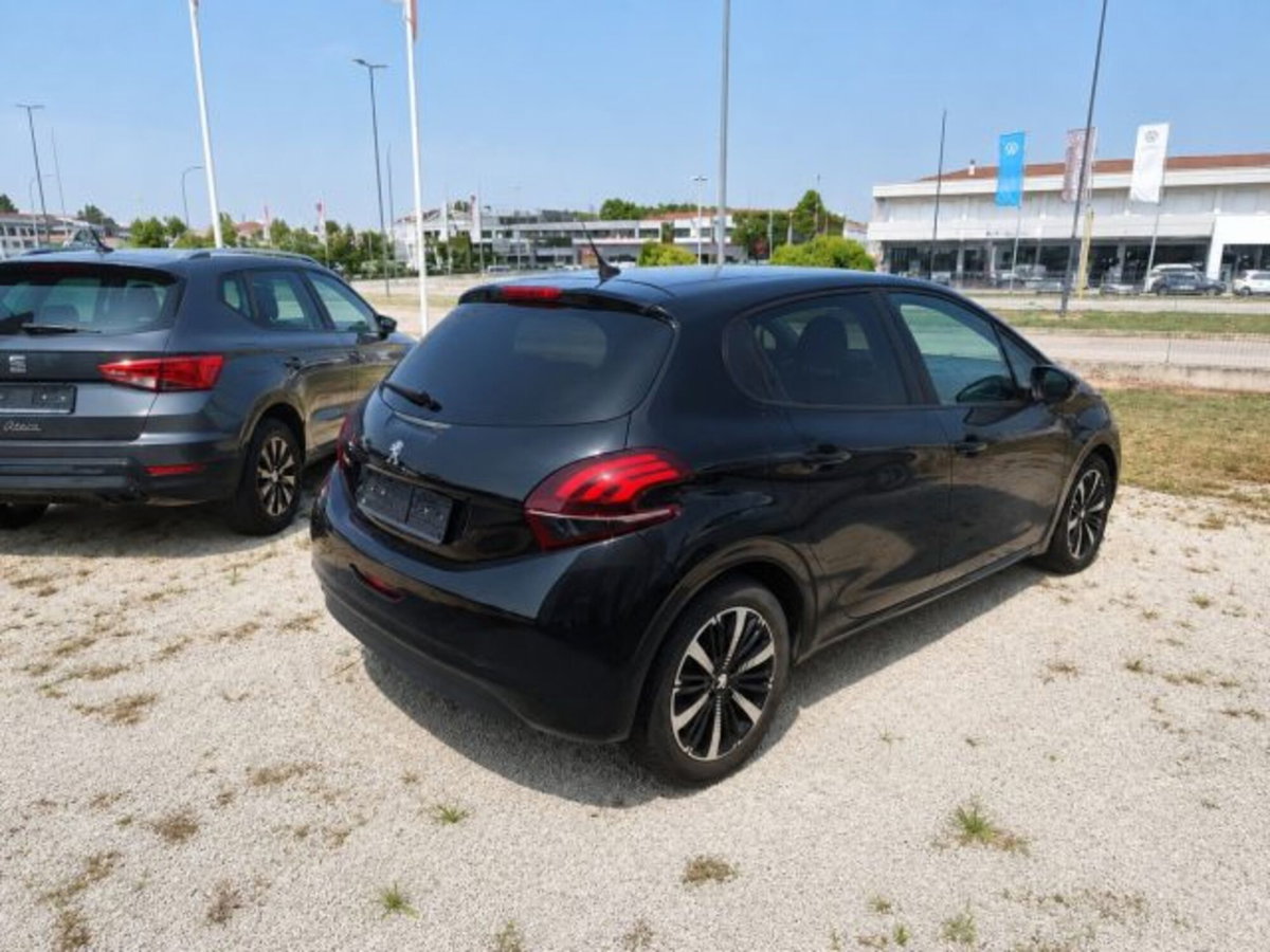 Peugeot 208 100 S&S 5 porte Signature (7)