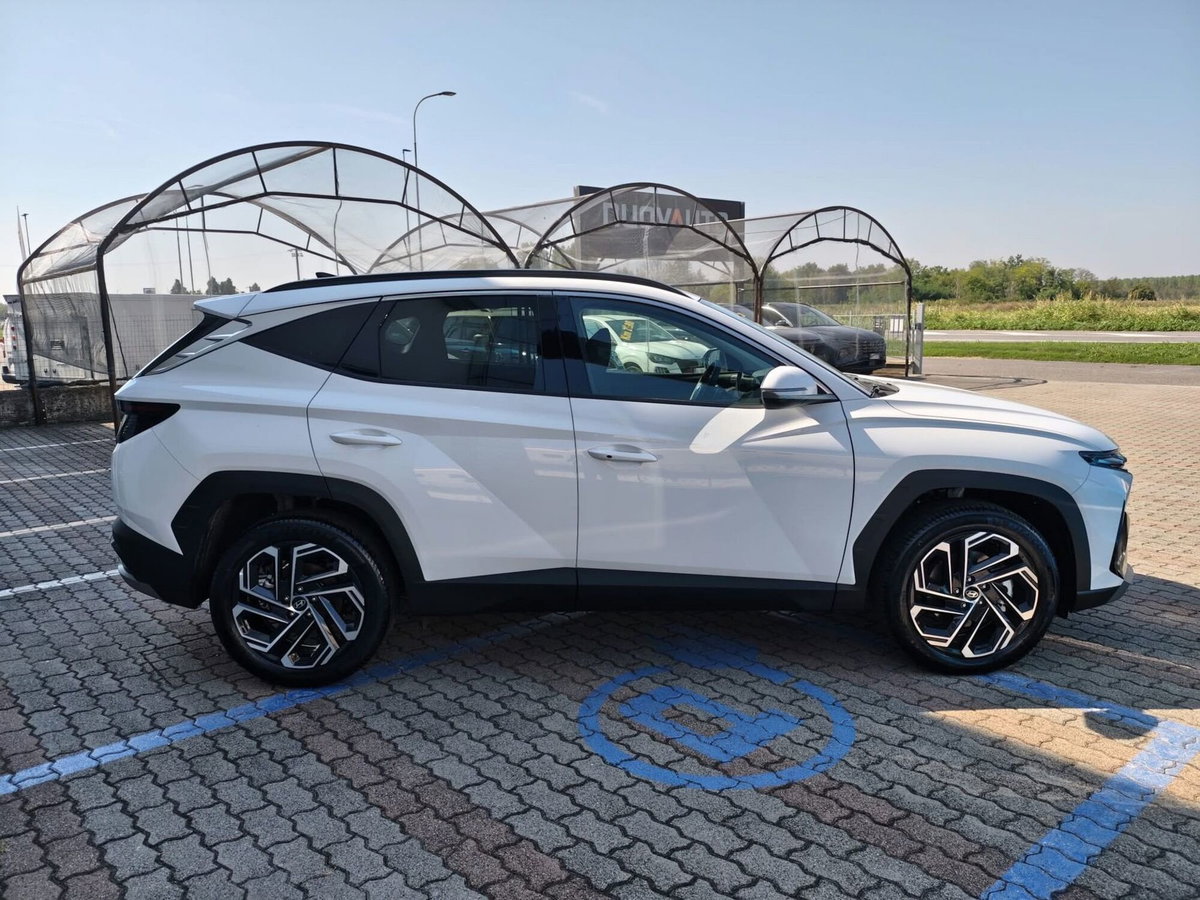 Hyundai Tucson 1.6 hev Exellence 4wd 239cv auto (8)