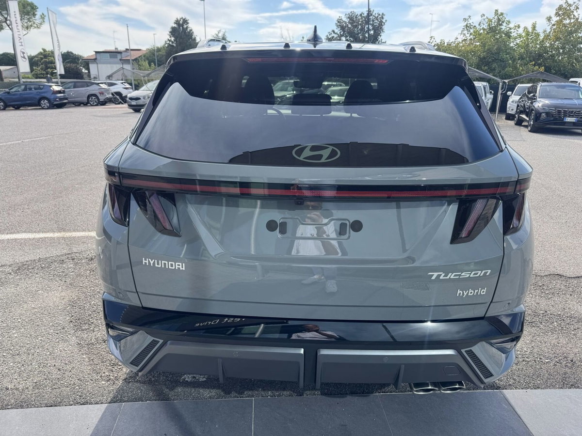 Hyundai Tucson 1.6 hev Xtech 2wd 239cv auto (4)