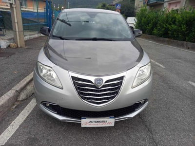 Lancia Ypsilon 0.9 TwinAir 85 CV 5 porte S&S Silver (2)