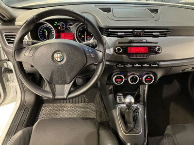 Alfa Romeo Giulietta 1.6 JTDm-2 Exclusive (10)