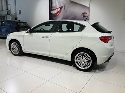 Alfa Romeo Giulietta 1.6 JTDm-2 Exclusive (4)