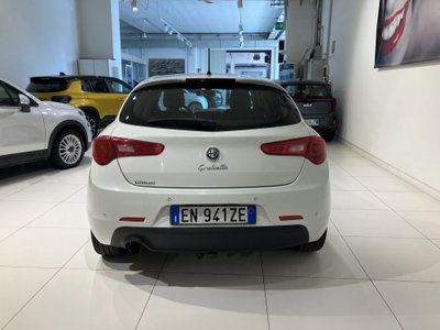 Alfa Romeo Giulietta 1.6 JTDm-2 Exclusive (5)