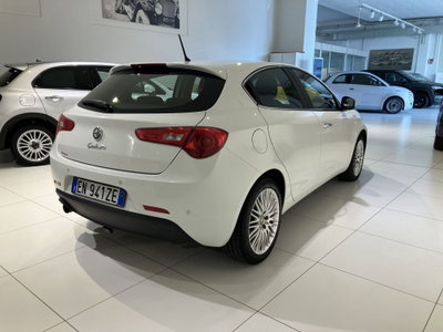 Alfa Romeo Giulietta 1.6 JTDm-2 Exclusive (6)
