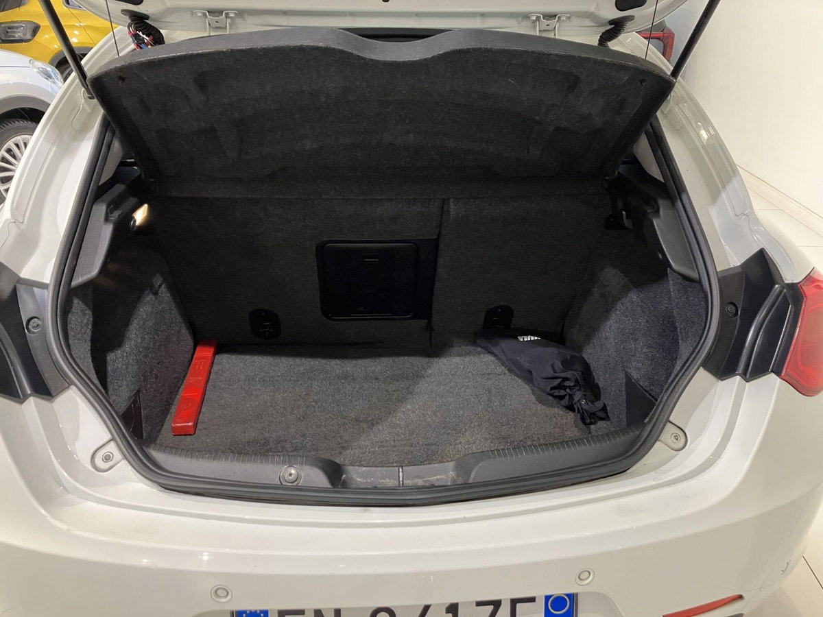 Alfa Romeo Giulietta 1.6 JTDm-2 Exclusive (9)