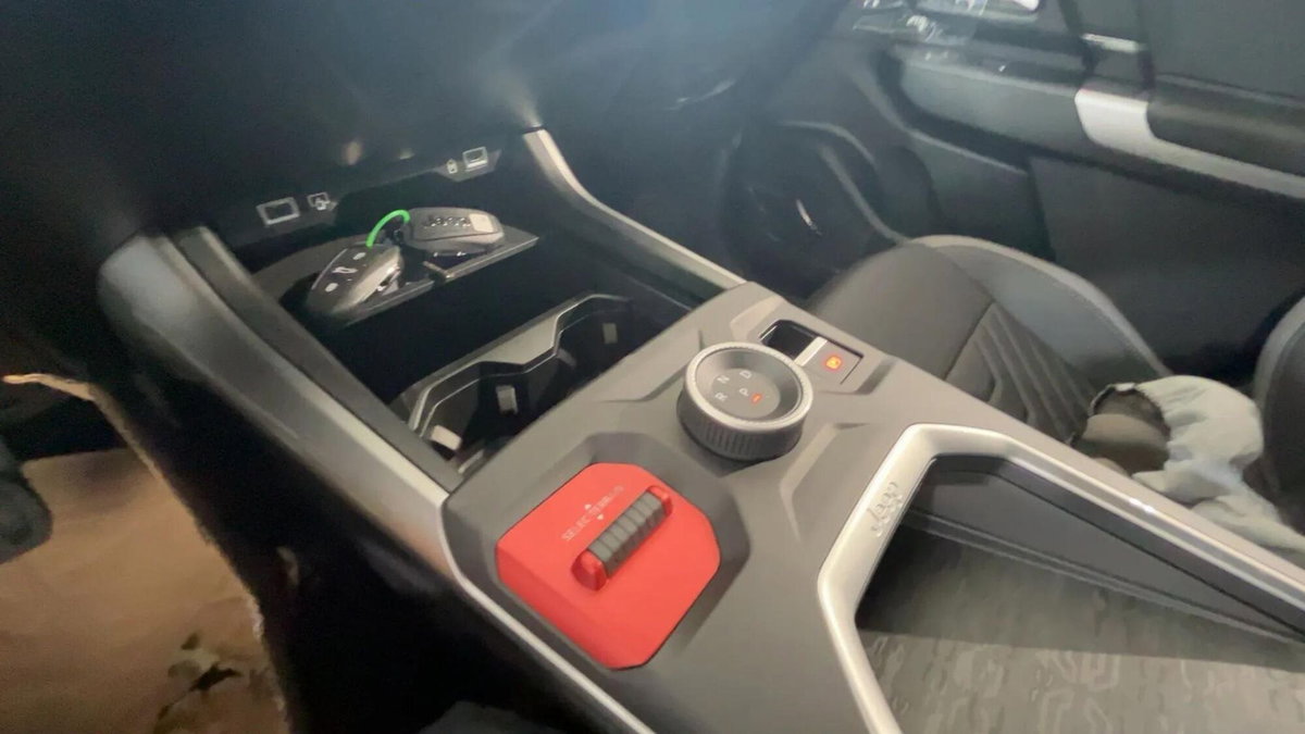 Jeep Compass 1.2 turbo e-hybrid mhev First Edition fwd 145cv edct6 (15)