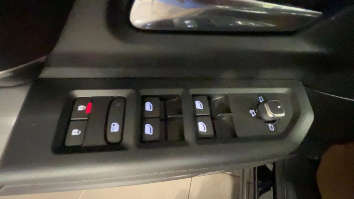 Jeep Compass 1.2 turbo e-hybrid mhev First Edition fwd 145cv edct6 (11)