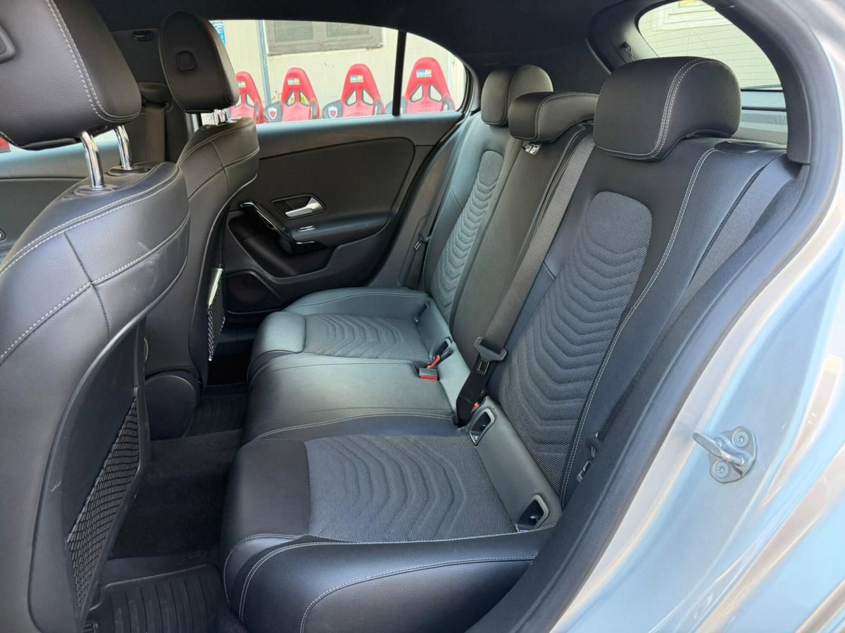 Mercedes-Benz Classe A 180 d Business (14)