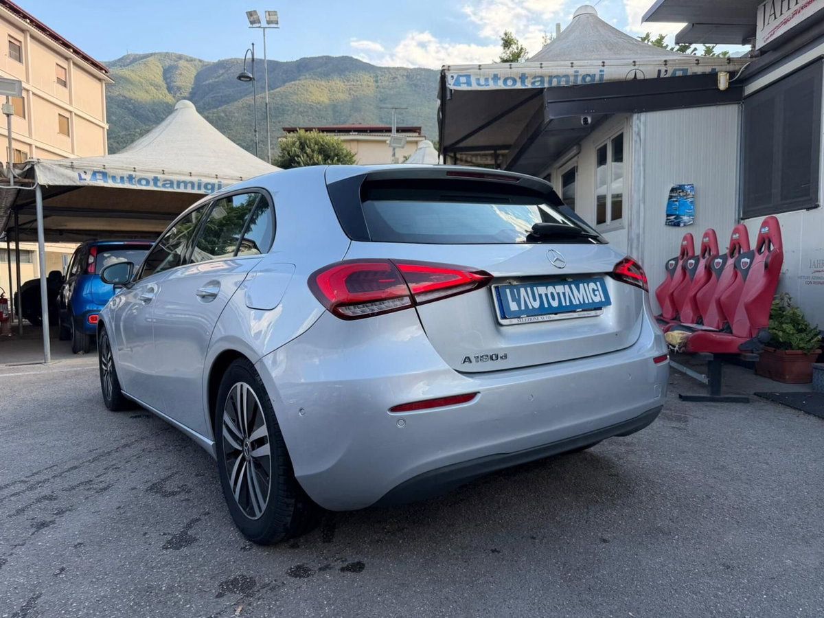 Mercedes-Benz Classe A 180 d Business (4)