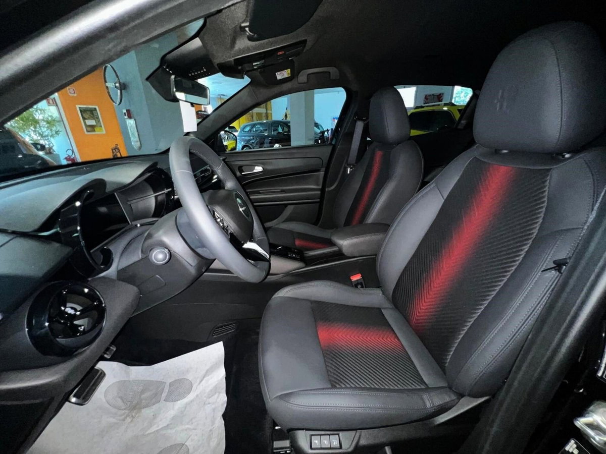Alfa Romeo Junior 1.2 ibrida Q4 Ti 145cv edct6 (10)
