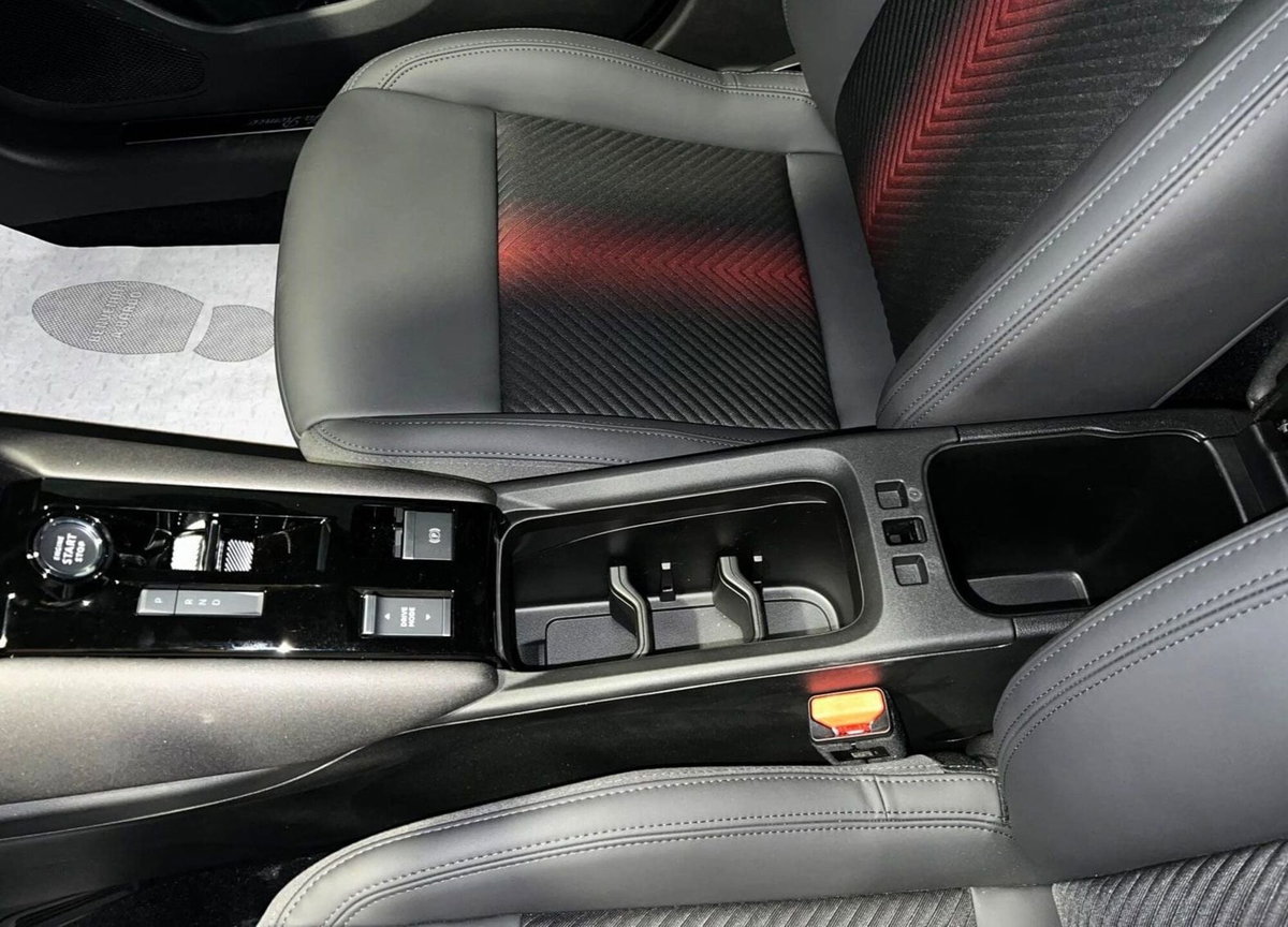 Alfa Romeo Junior 1.2 ibrida Q4 Ti 145cv edct6 (14)