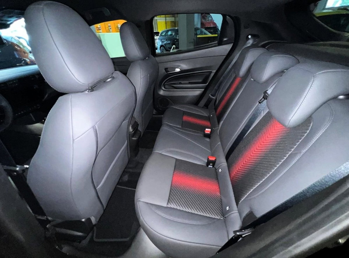 Alfa Romeo Junior 1.2 ibrida Q4 Ti 145cv edct6 (15)