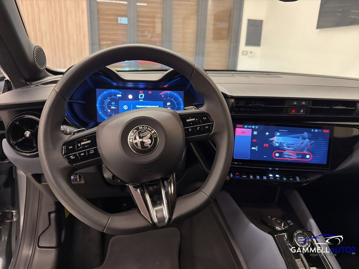 Alfa Romeo Junior 1.2 ibrida 145cv edct6 (13)