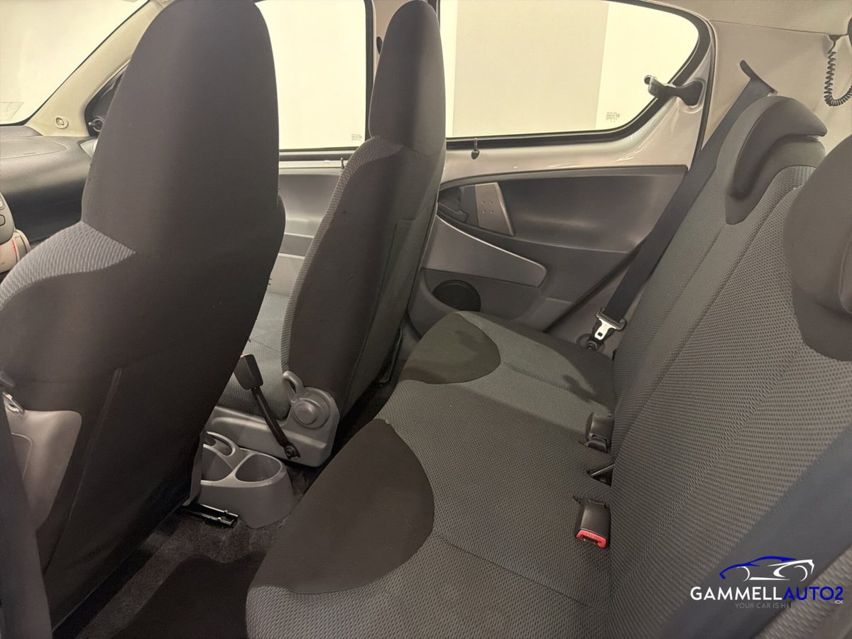 Toyota Aygo 1.0 12V VVT-i 3 porte (13)