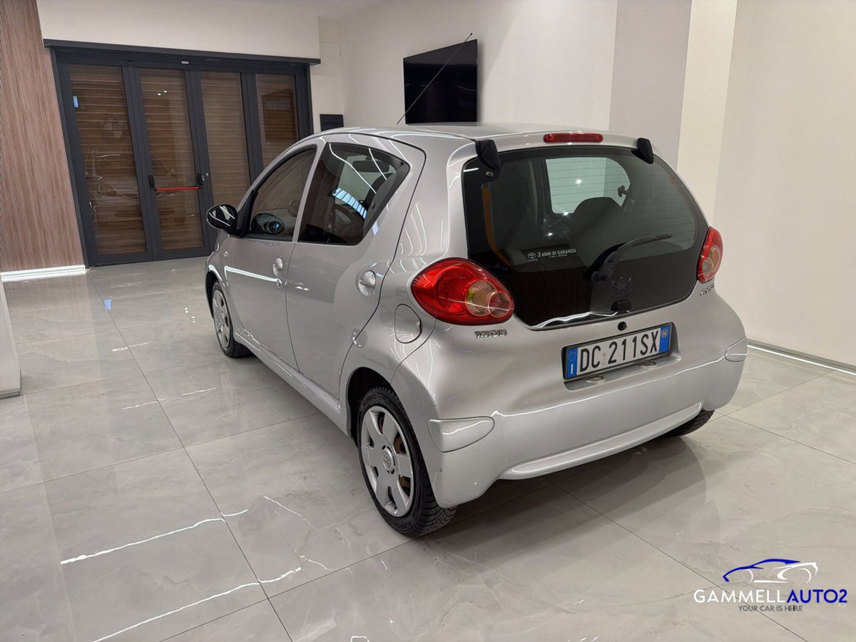 Toyota Aygo 1.0 12V VVT-i 3 porte (5)