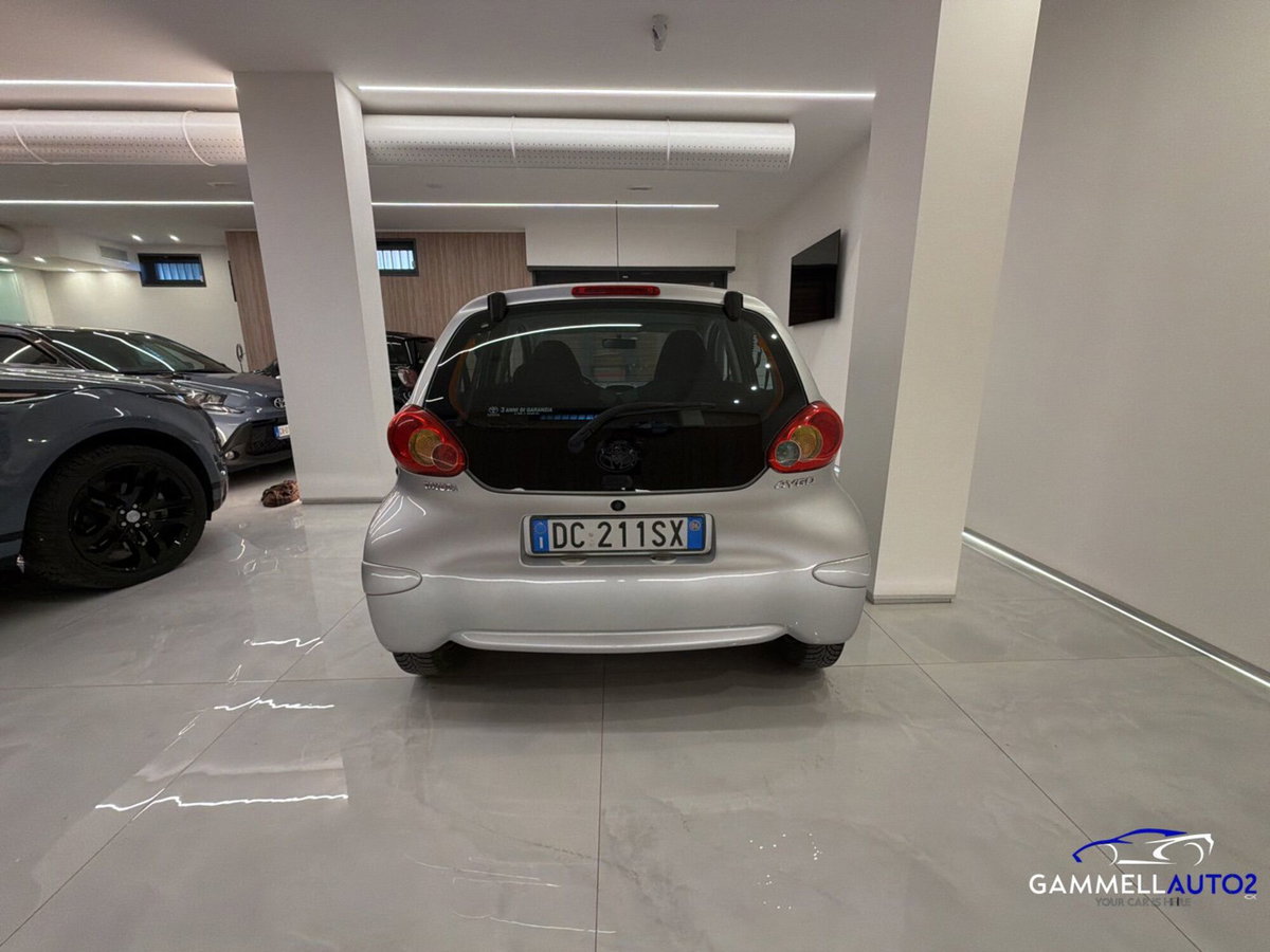 Toyota Aygo 1.0 12V VVT-i 3 porte (7)
