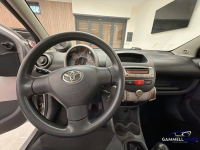 Toyota Aygo 1.0 12V VVT-i 3 porte (9)