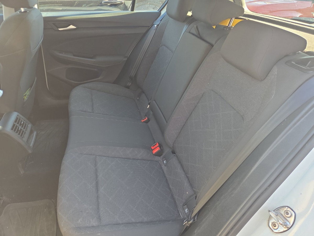 Volkswagen Golf 2.0 tdi Life 115cv (9)
