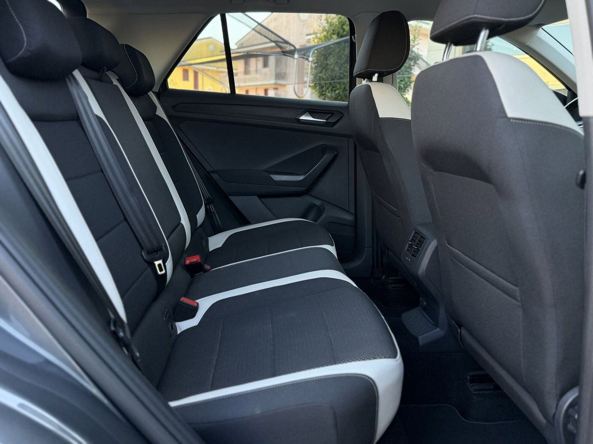 Volkswagen T-Roc 1.0 tsi Style 115cv (16)