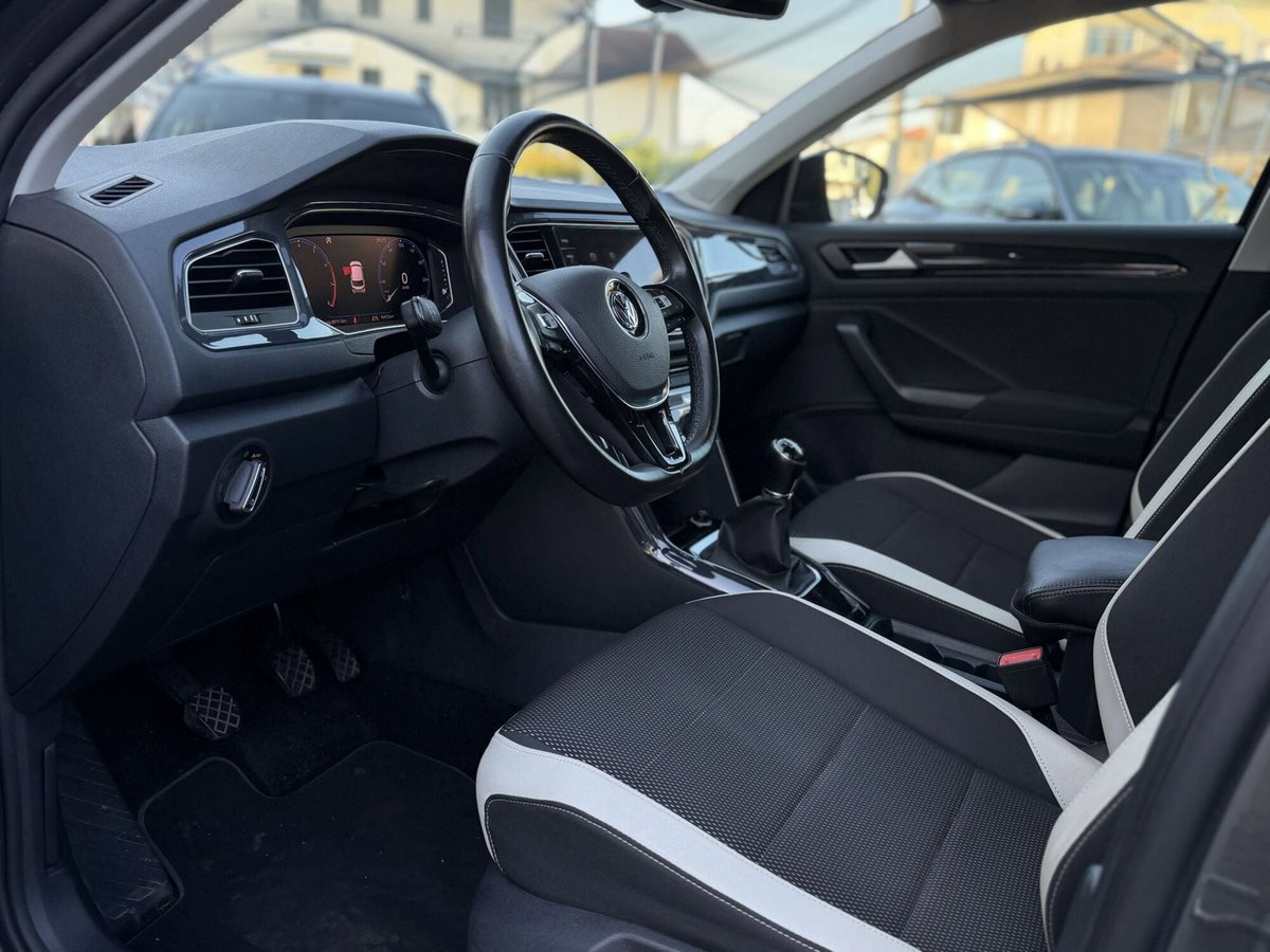Volkswagen T-Roc 1.0 tsi Style 115cv (6)
