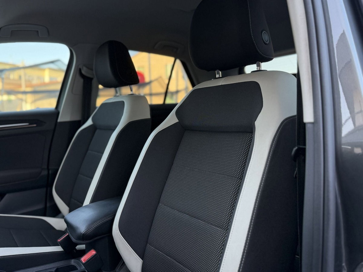 Volkswagen T-Roc 1.0 tsi Style 115cv (7)