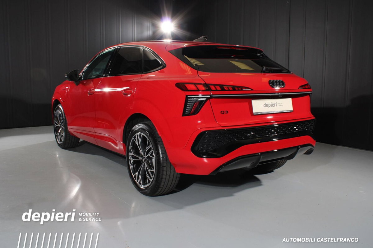 Audi Q3 Sportback 1.5 e-hybrid S line edition 272cv stronic (3)