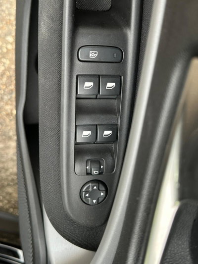 Jeep Avenger 1.2 turbo e-hybrid mhev 85th Anniversary fwd 110cv edct6 (18)