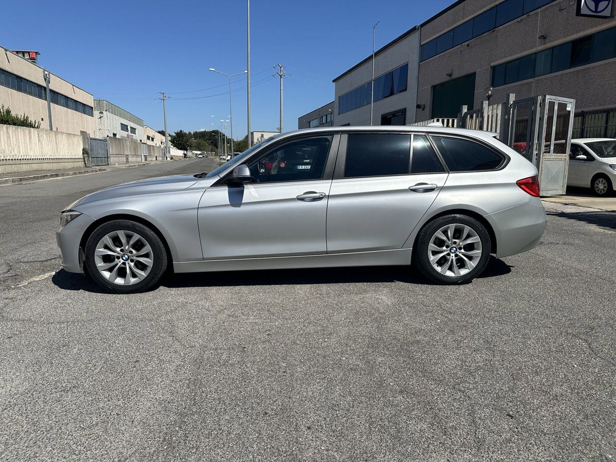 BMW Serie 3 Touring 318d (3)