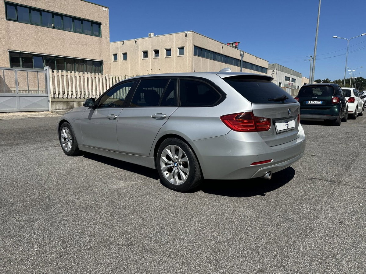 BMW Serie 3 Touring 318d (4)