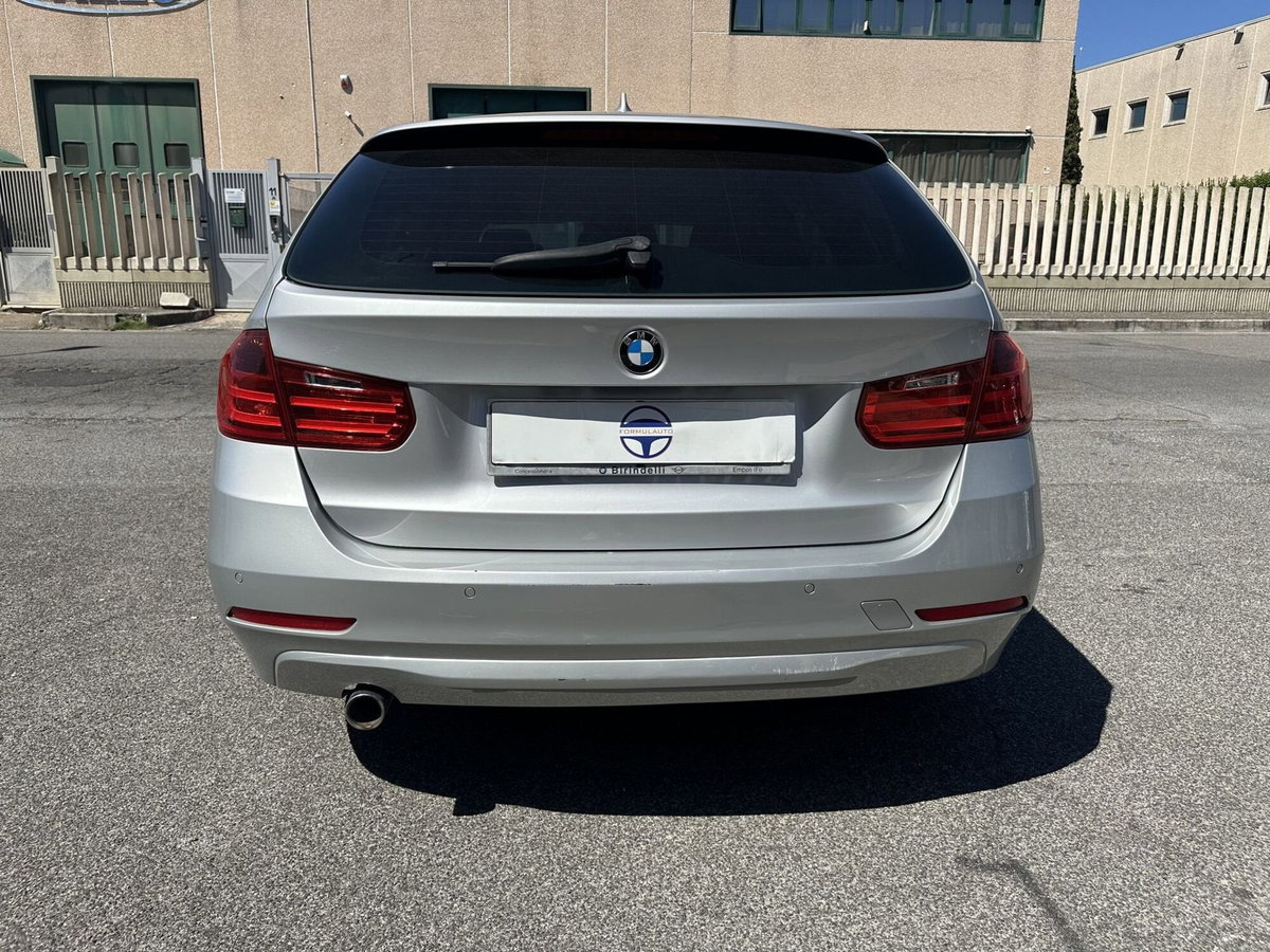 BMW Serie 3 Touring 318d (5)