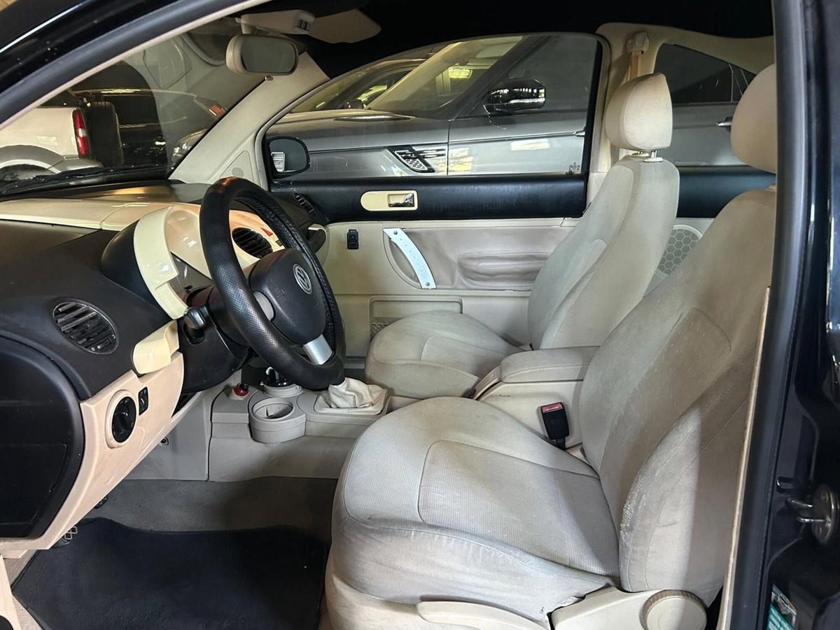 Volkswagen New Beetle 1.6 (5)