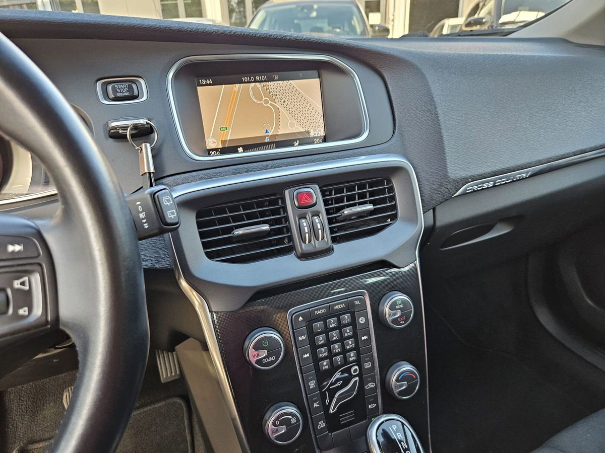 Volvo V40 Cross Country D2 Geartronic (13)