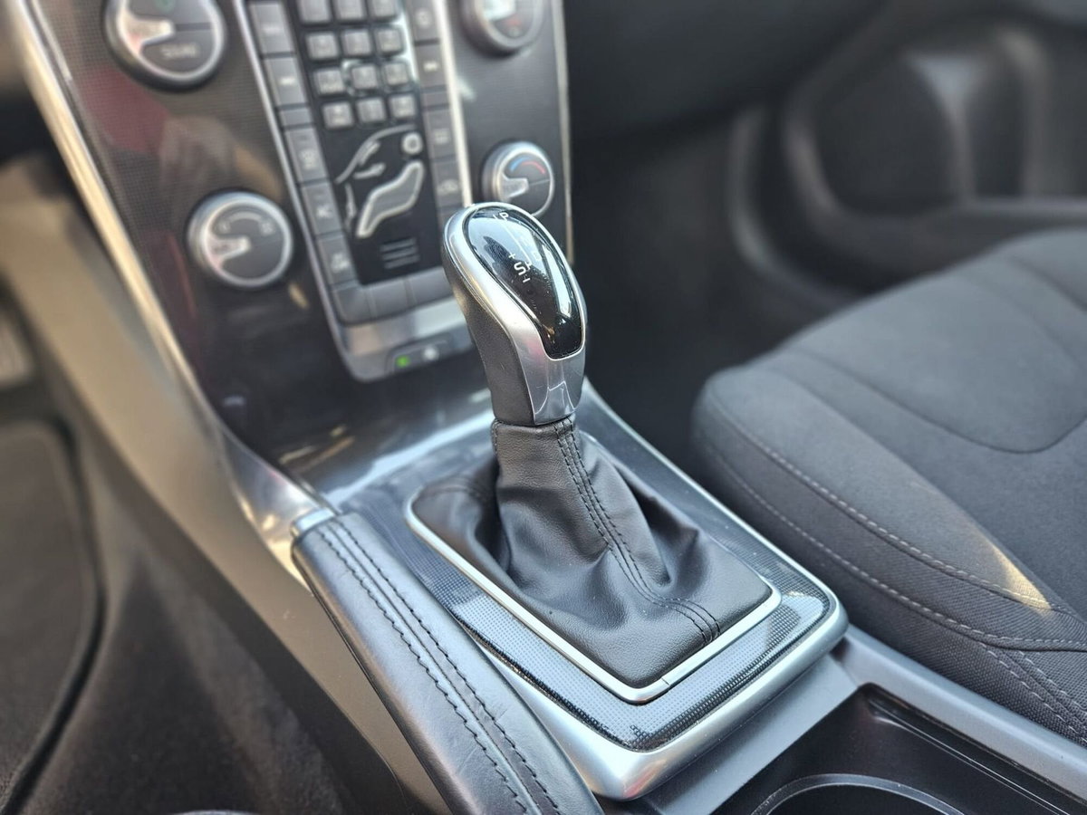 Volvo V40 Cross Country D2 Geartronic (14)