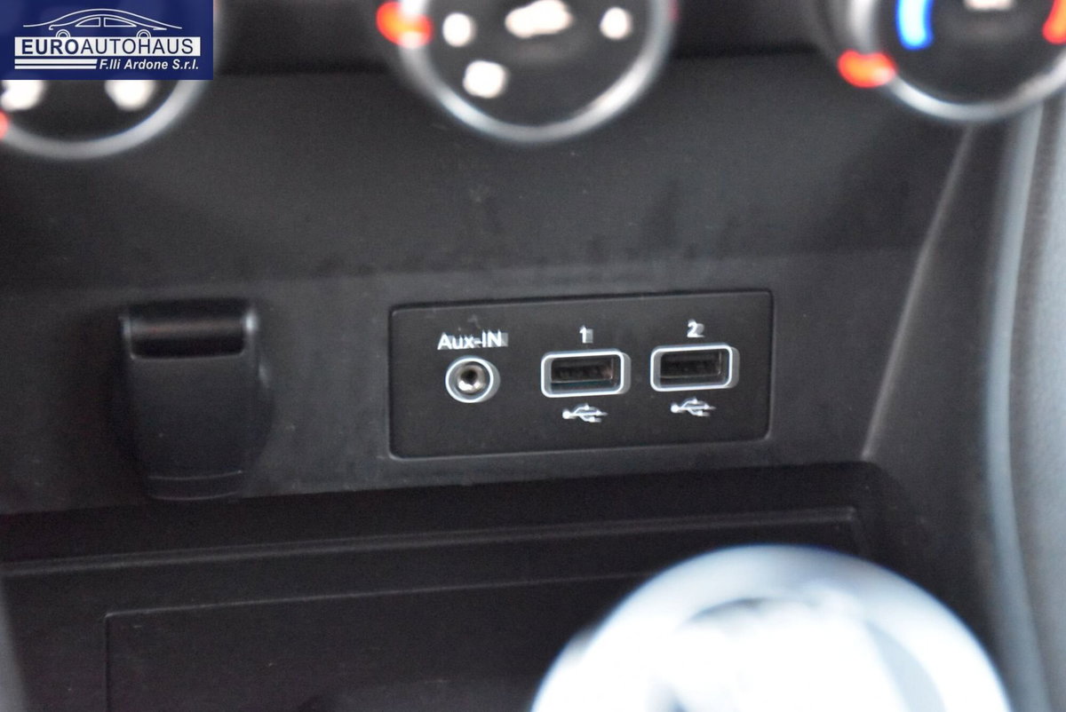 Renault Captur TCe 100 CV GPL FAP Business (12)