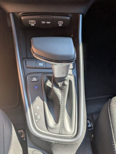 Hyundai i20 1.0 t-gdi Connectline 90cv dct (17)