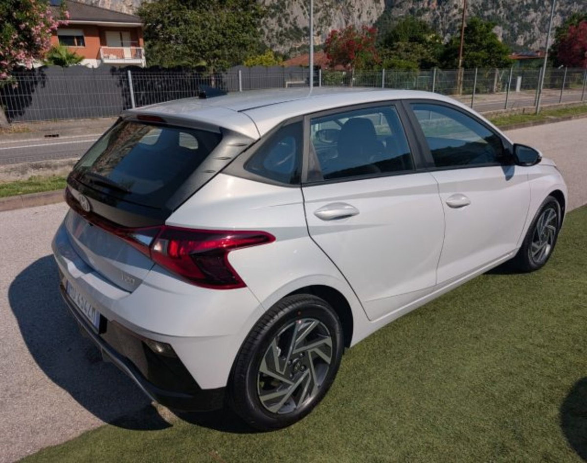 Hyundai i20 1.0 t-gdi Connectline 90cv dct (6)