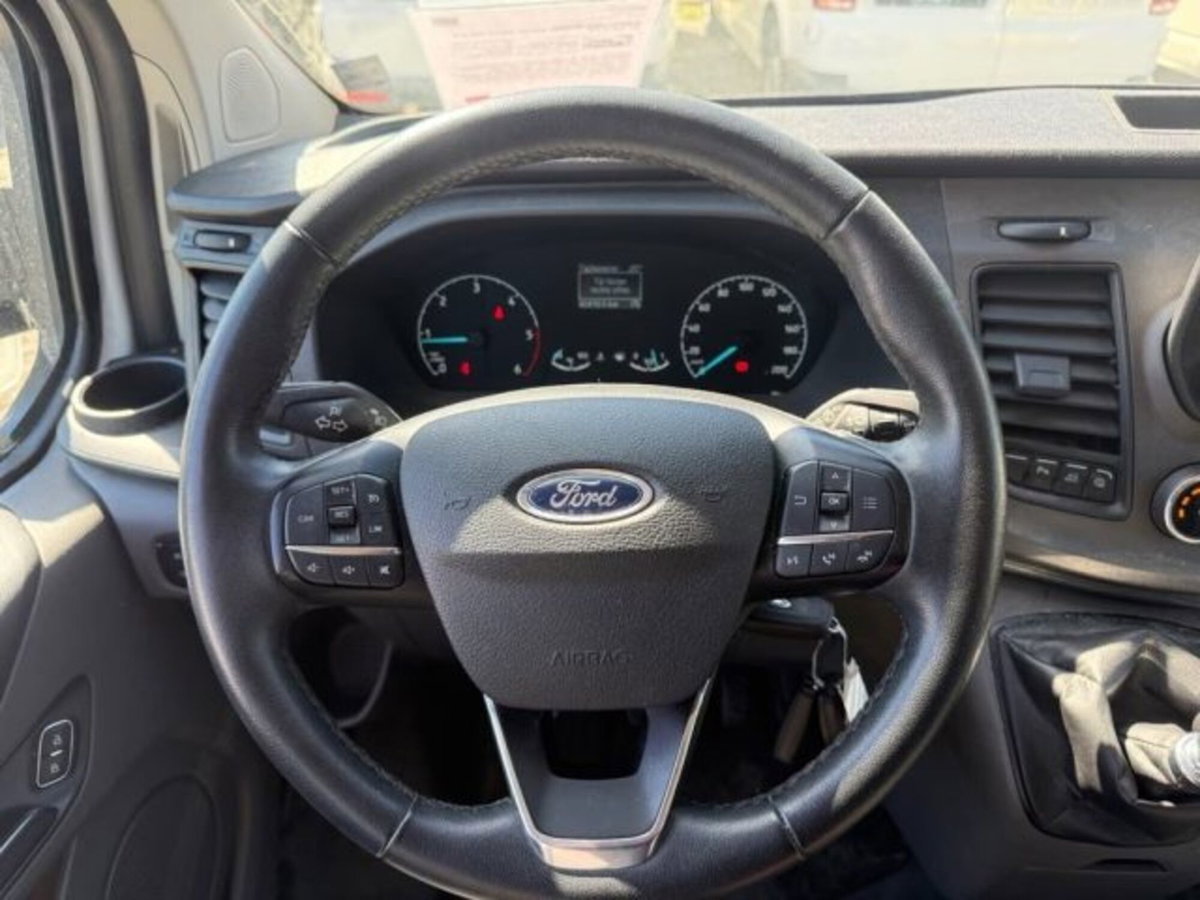Ford Tourneo Custom 310 2.0 TDCi 105CV PC Trend (14)