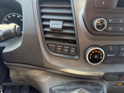 Ford Tourneo Custom 310 2.0 TDCi 105CV PC Trend (17)